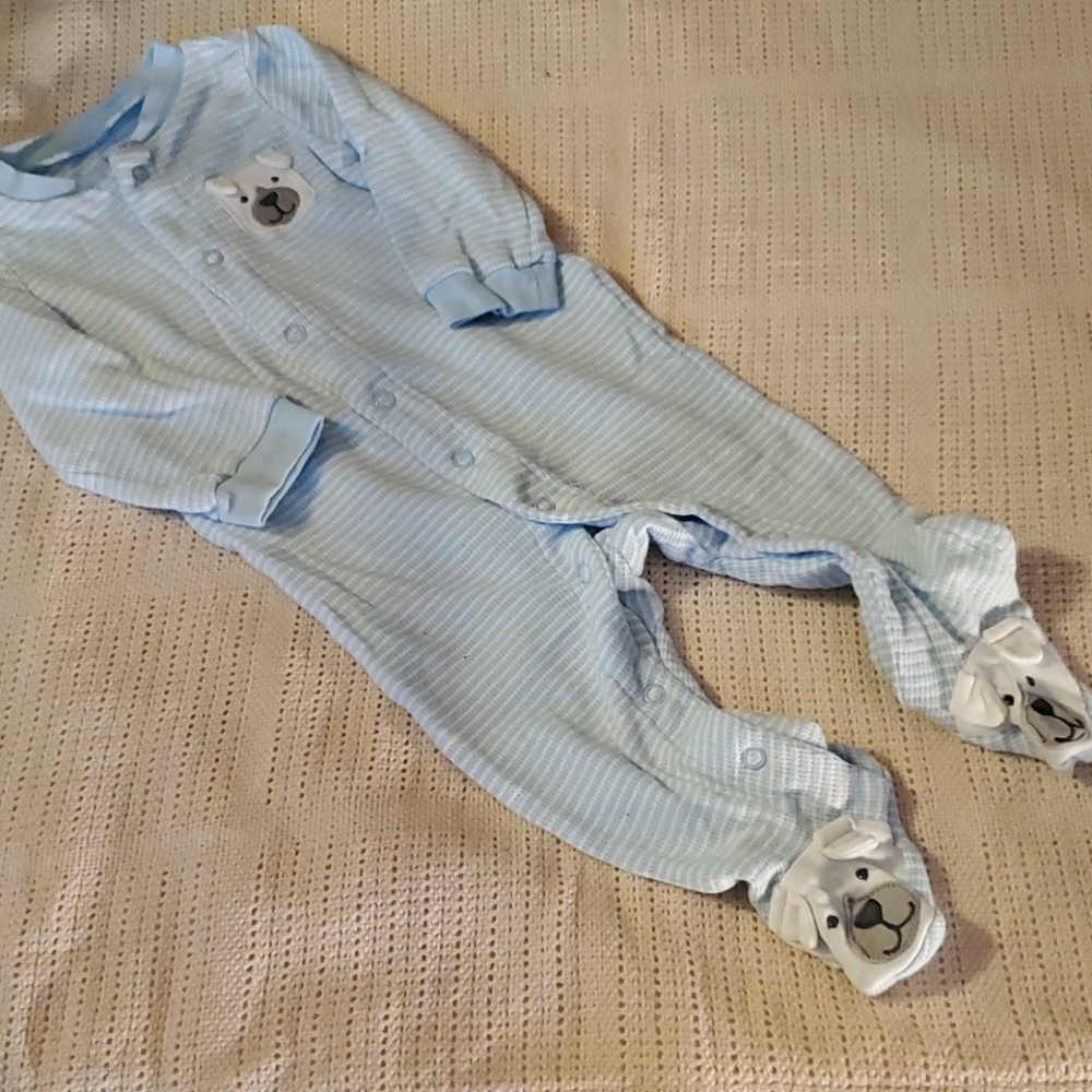 9m snap up, footed pajamas